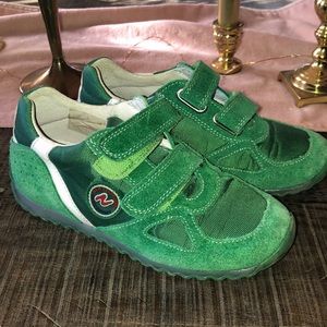 Naturino Unisex Size 29, Velcro shoes, NO BOX